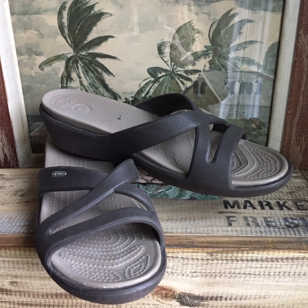 Crocs grey-Brown Flat sandals women’s 11